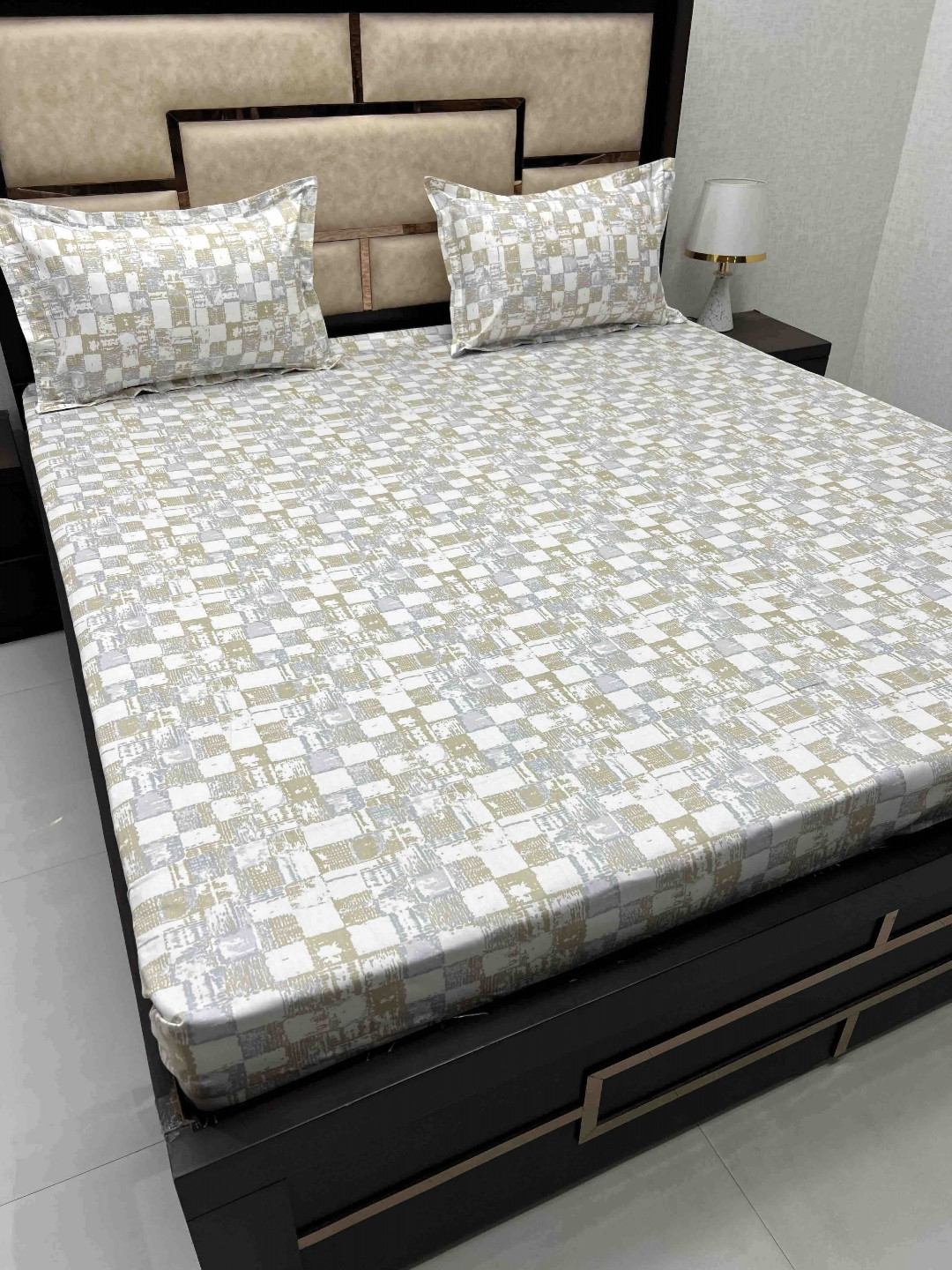 

Pure Decor White & Grey 330 TC Queen Bedsheet with 2 Pillow Covers