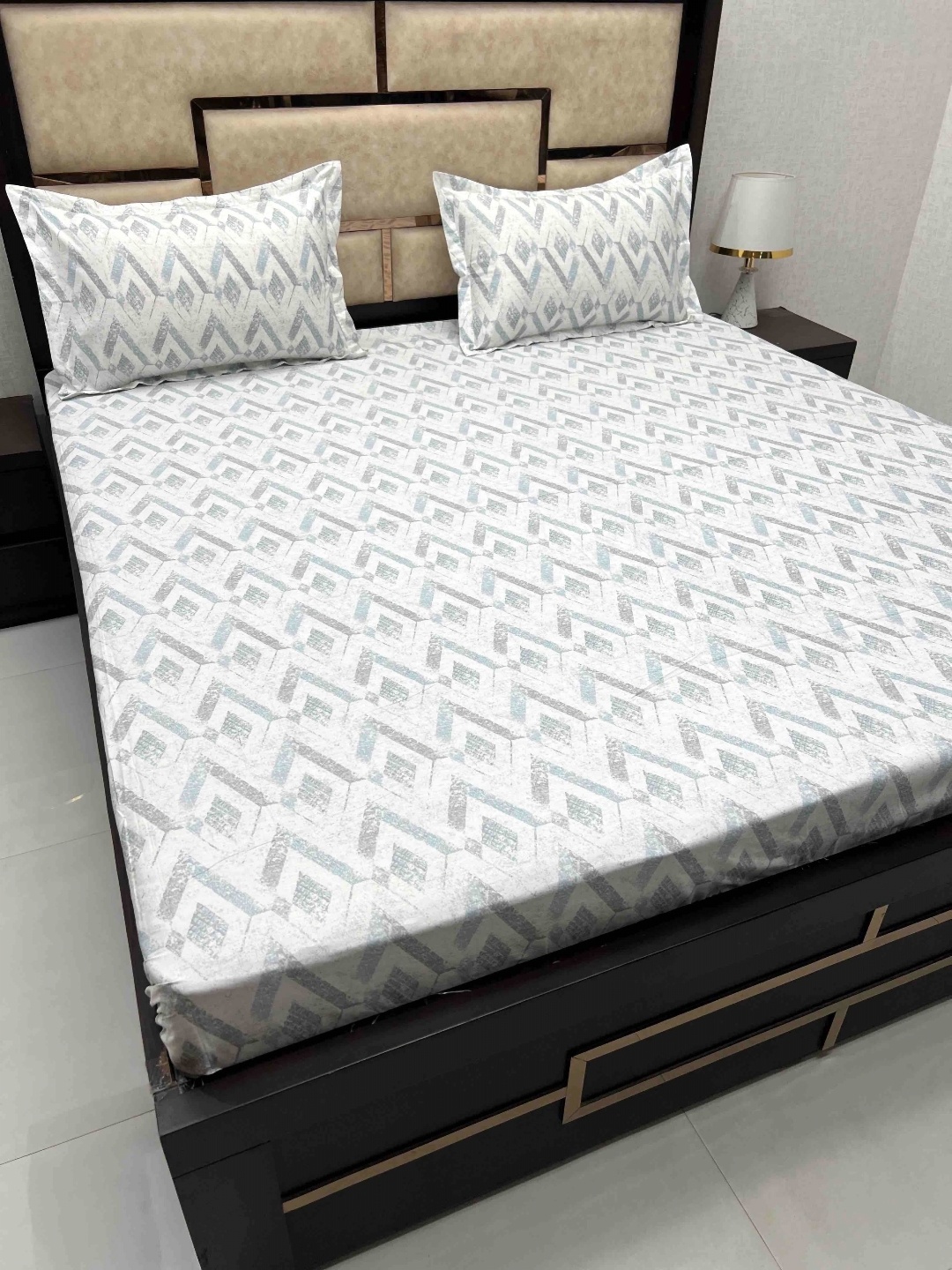 

Pure Decor White & Grey Geometric 330 TC Queen Bedsheet with 2 Pillow Covers
