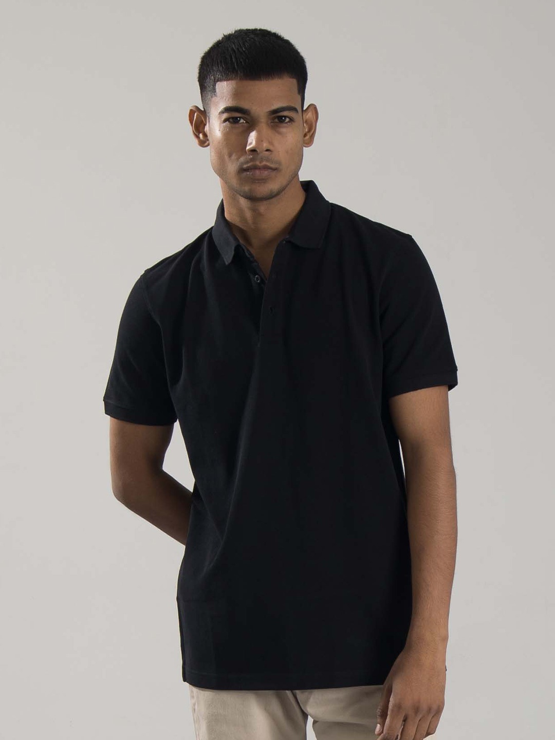 

ONEWAY Men Polo Collar Solid T-shirt, Black