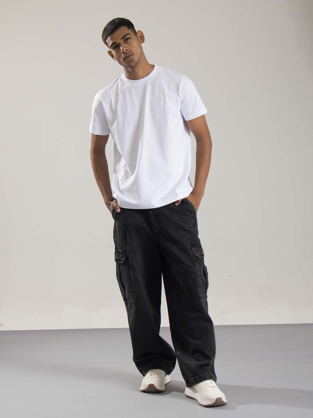 

ONEWAY Men Round Neck Solid Cotton T-shirt, White