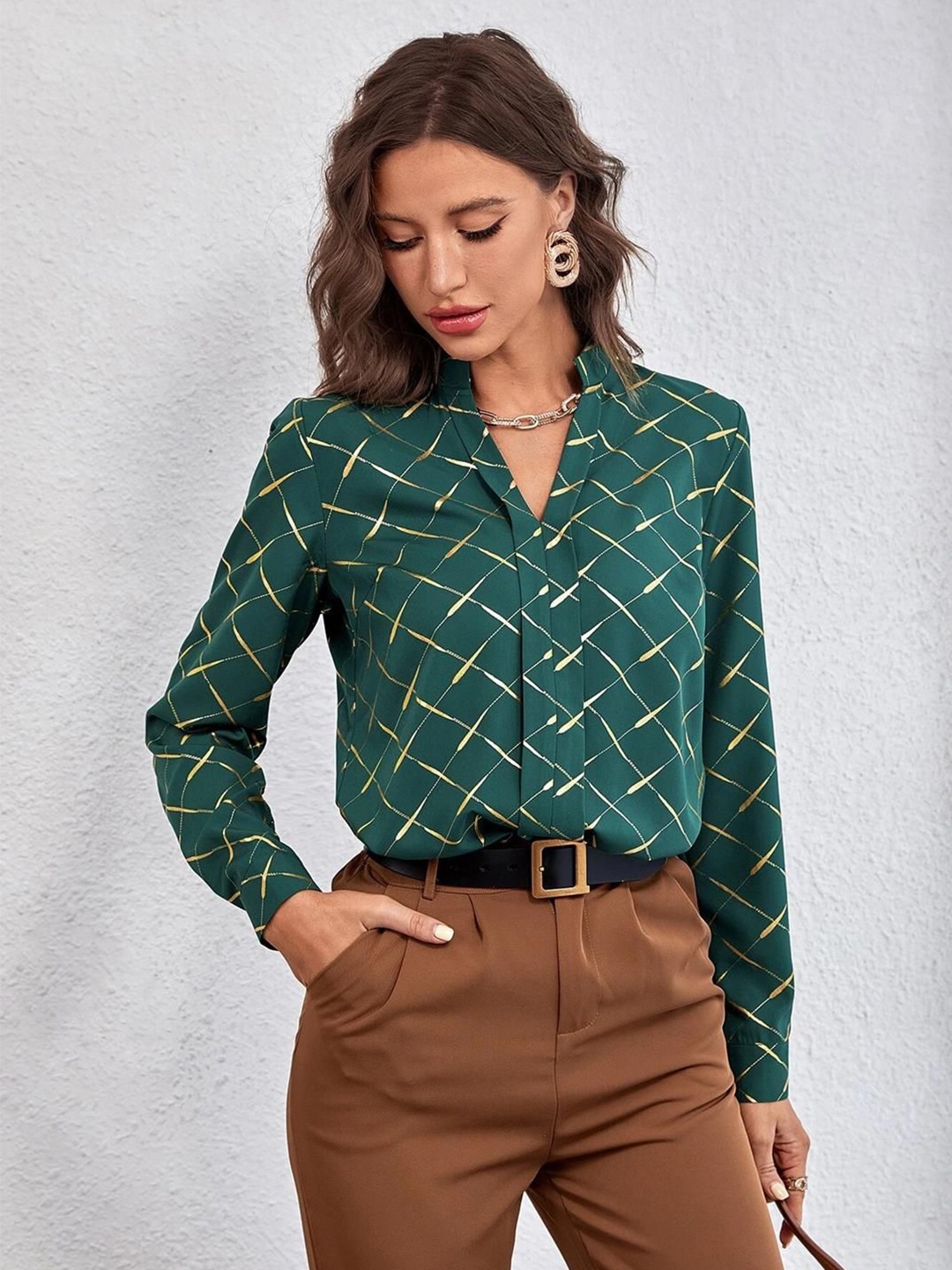 

Kotty Geometric Printed Crepe Shirt Style Top, Green