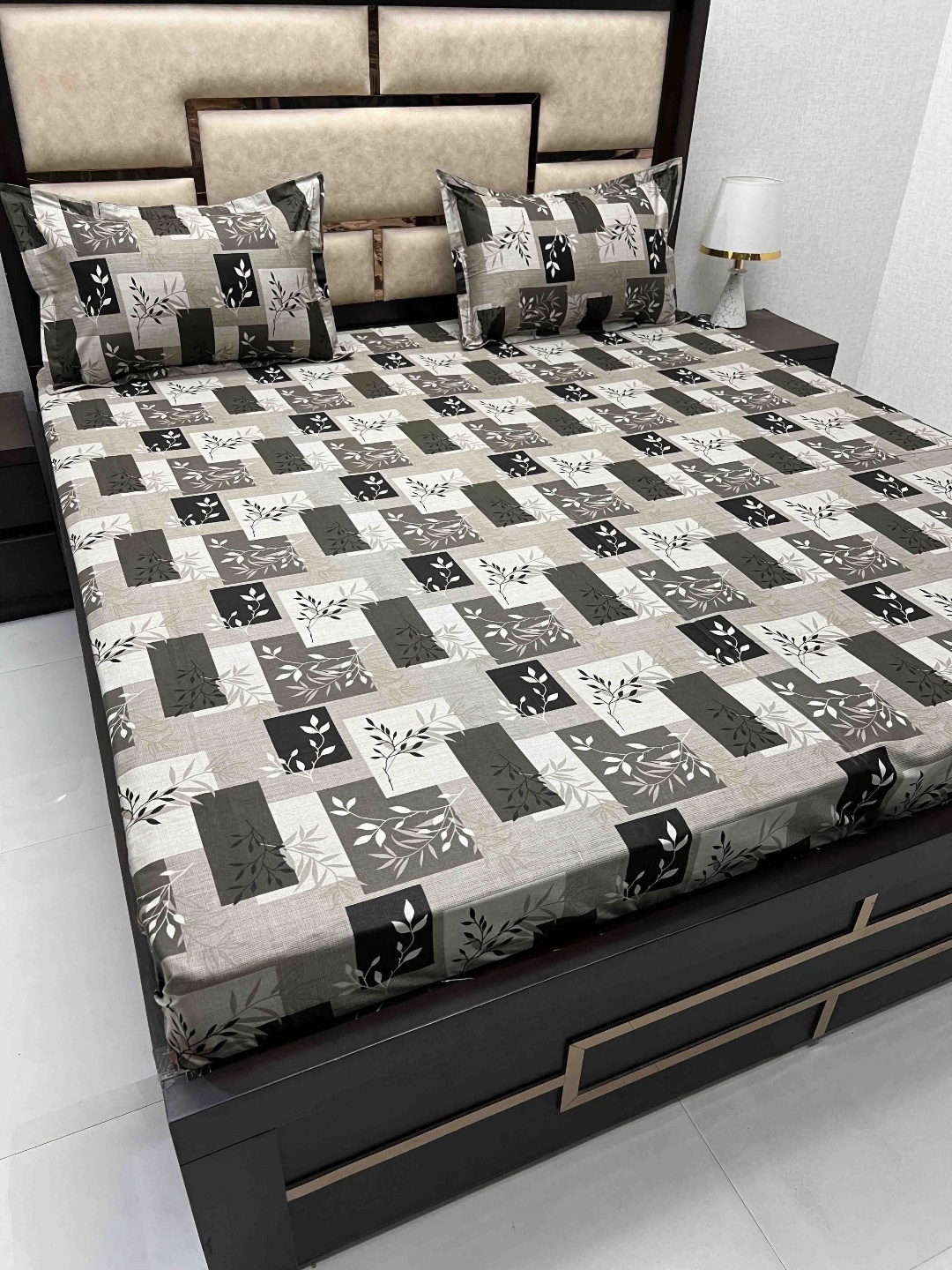 

Pure Decor Grey & White Floral Queen Bedsheet with 2 Pillow Covers