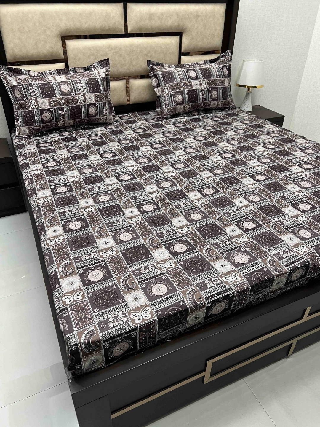 

Pure Decor Brown & White Ethnic Motifs Queen Bedsheet with 2 Pillow Covers