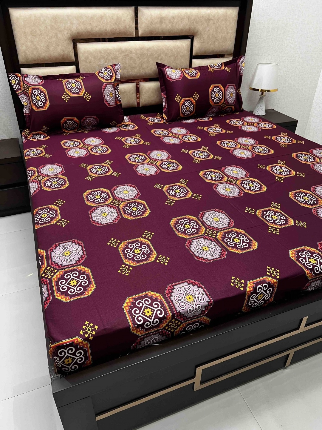 

Pure Decor Maroon & Maroon Ethnic Motifs Queen Bedsheet with 2 Pillow Covers