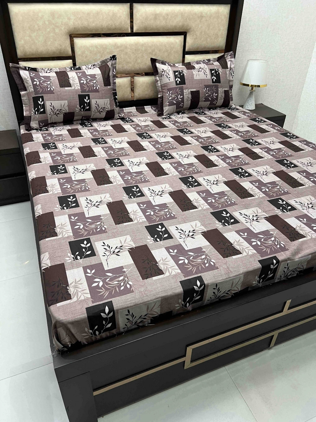 

Pure Decor Purple & White Floral Queen Bedsheet with 2 Pillow Covers