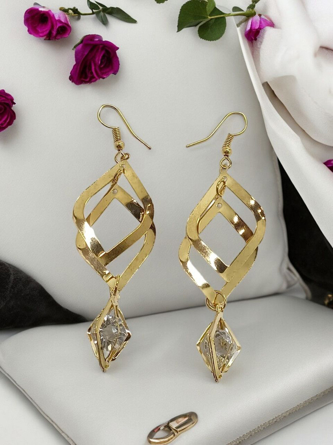 

FEMMIBELLA Leaf Shaped Drop Earrings, Gold
