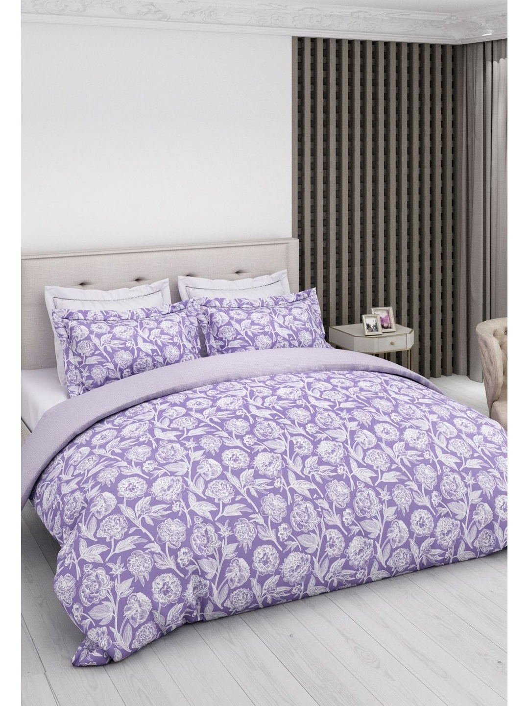 

LABHAM Lavender & White Floral 210 TC King Bedsheet with 2 Pillow Covers