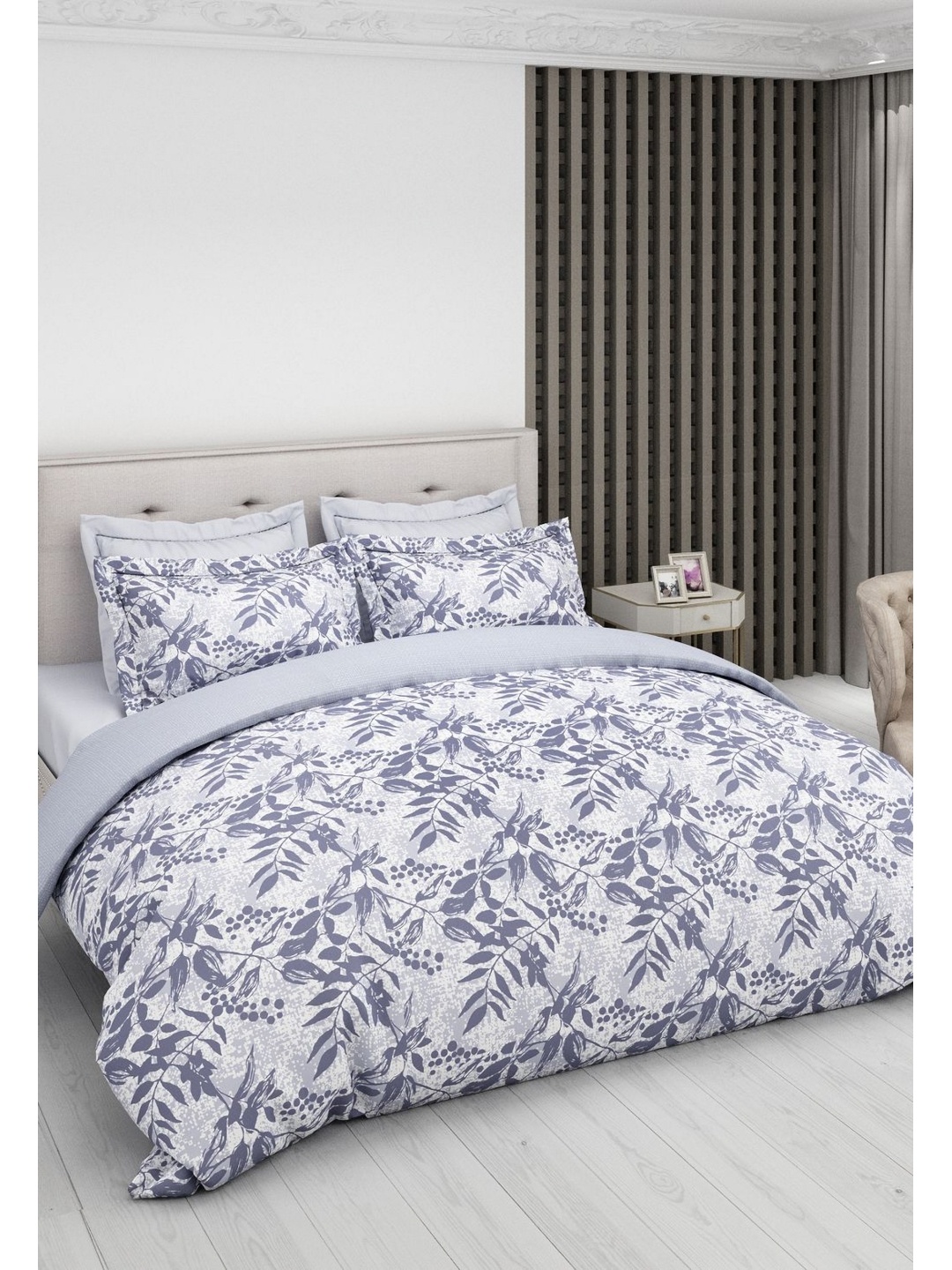 

LABHAM Grey & White Floral 200 TC King Bedsheet with 2 Pillow Covers