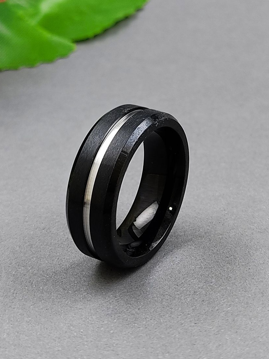 

Saizen Stainless Steel Finger Ring, Black