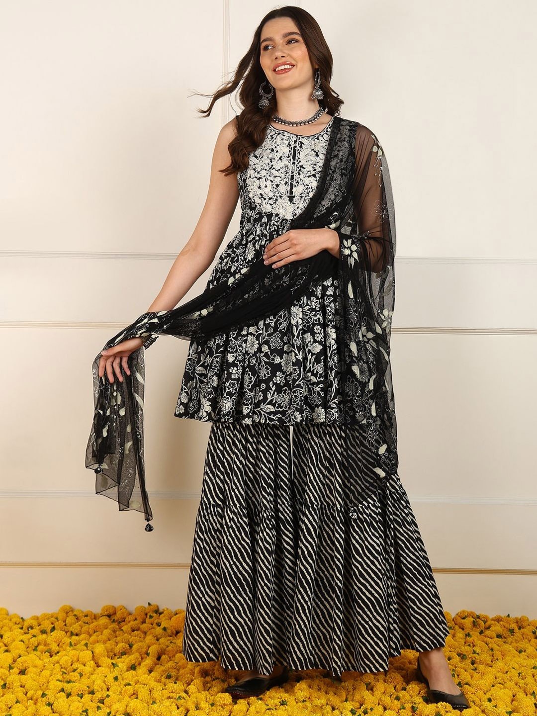 

KALINI Women Floral Embroidered Empire Thread Work Pure Cotton Kurta with Trousers & With Dupatta, Black