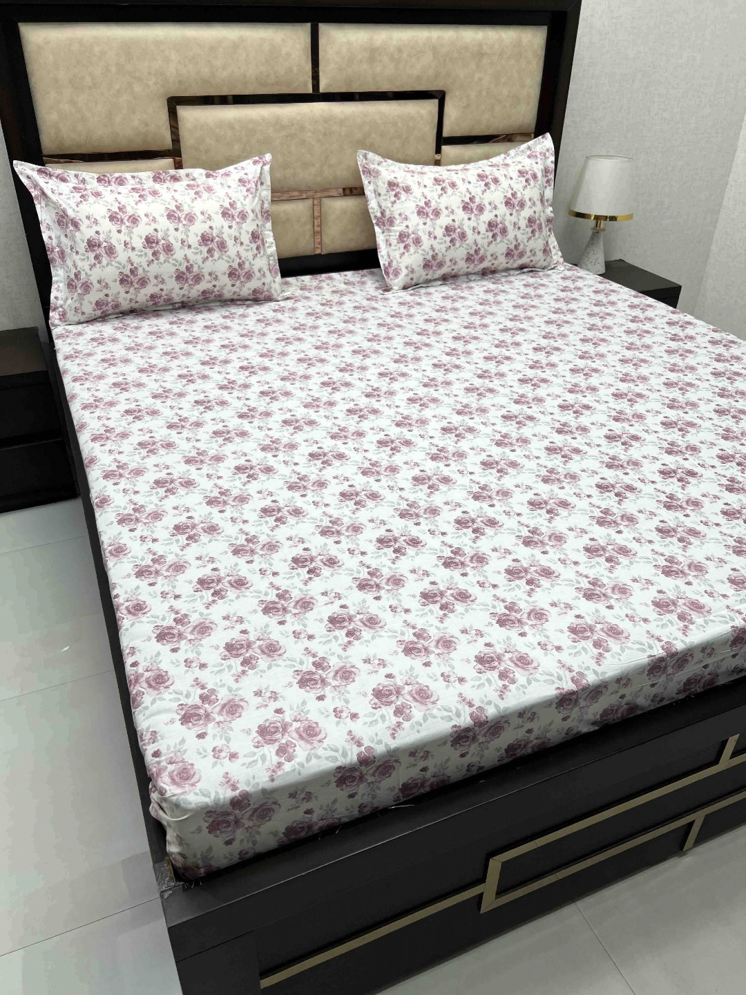

Pure Decor White & Pink Floral 330 TC King Bedsheet with 2 Pillow Covers