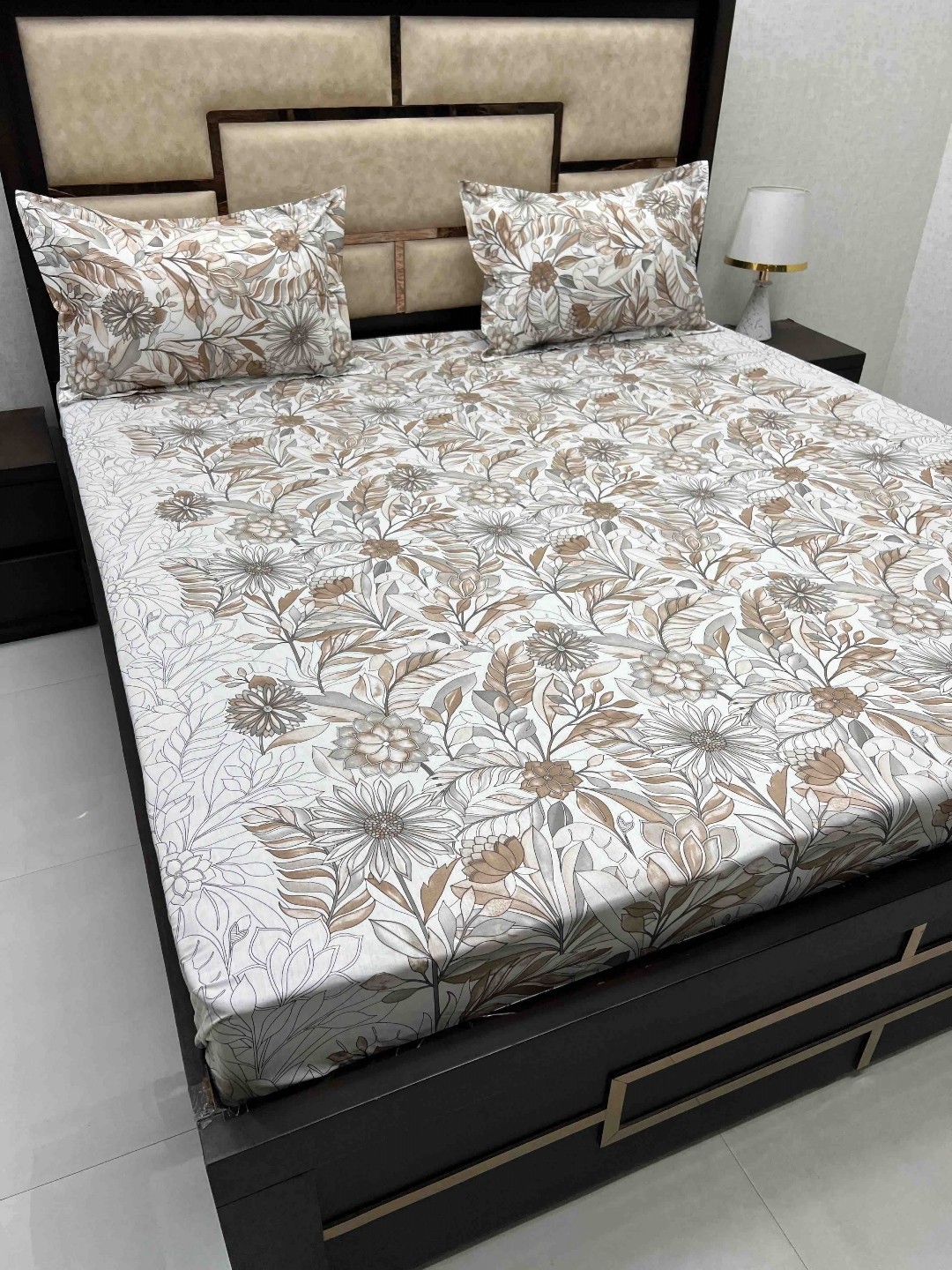 

Pure Decor Brown & White Floral 330 TC King Bedsheet with 2 Pillow Covers
