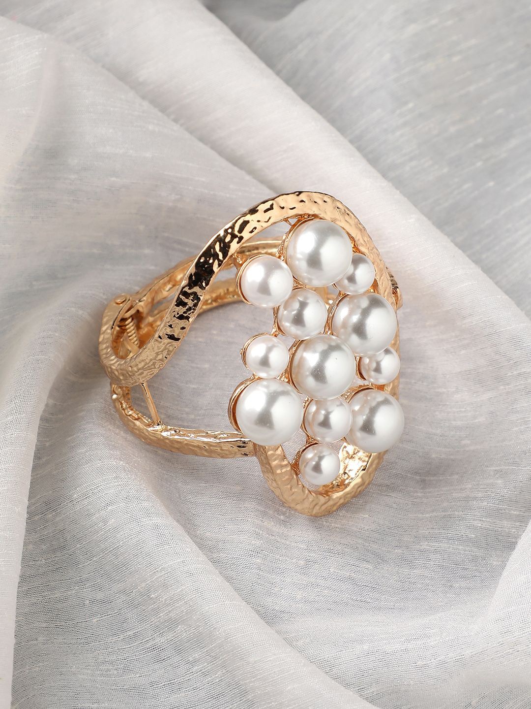 

SOHI Women Pearls Tribal Gold-Plated Link Bracelet, White