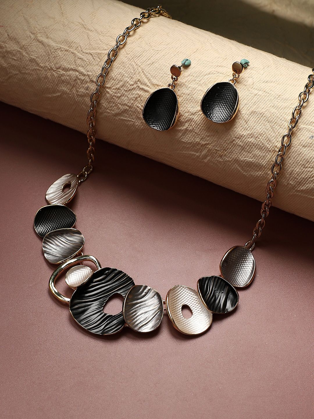 

SOHI Gold-Plated Textured Abstract Jewellery Set, Black