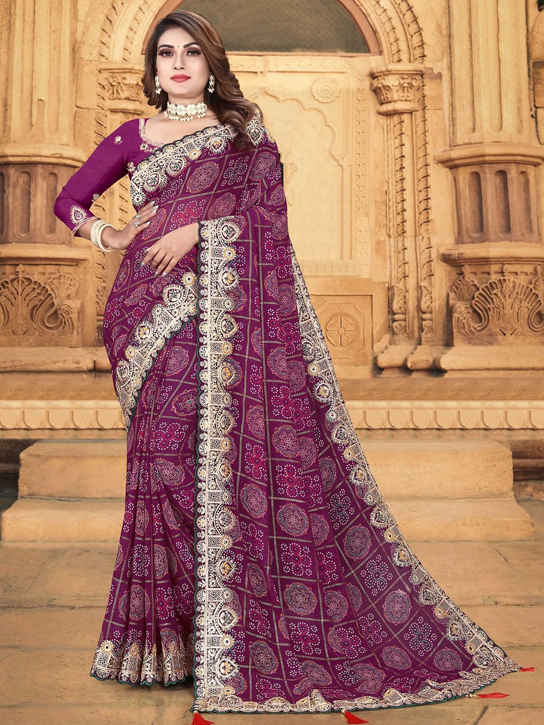 

Mitera Bandhani Embroidered Bandhani Saree, Purple