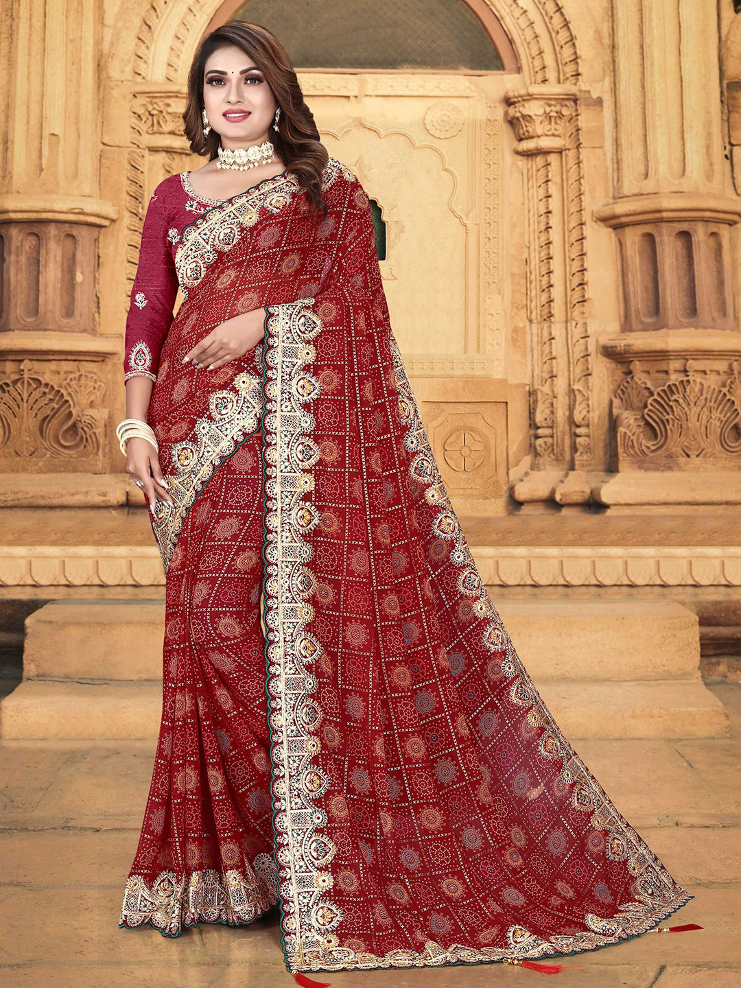 

Mitera Embroidered Bandhani Saree With Blouse Piece, Maroon