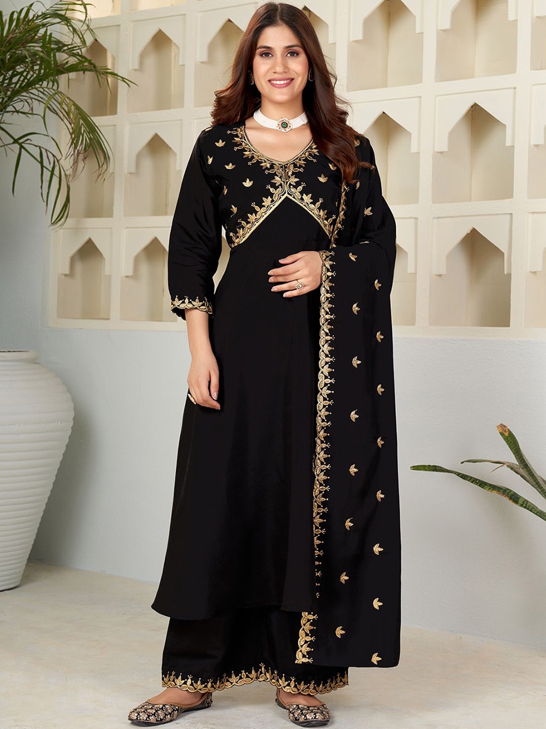 

KALINI Floral Yoke Design V-Neck Thread Work Anarkali Kurta with Palazzo & Dupatta, Black