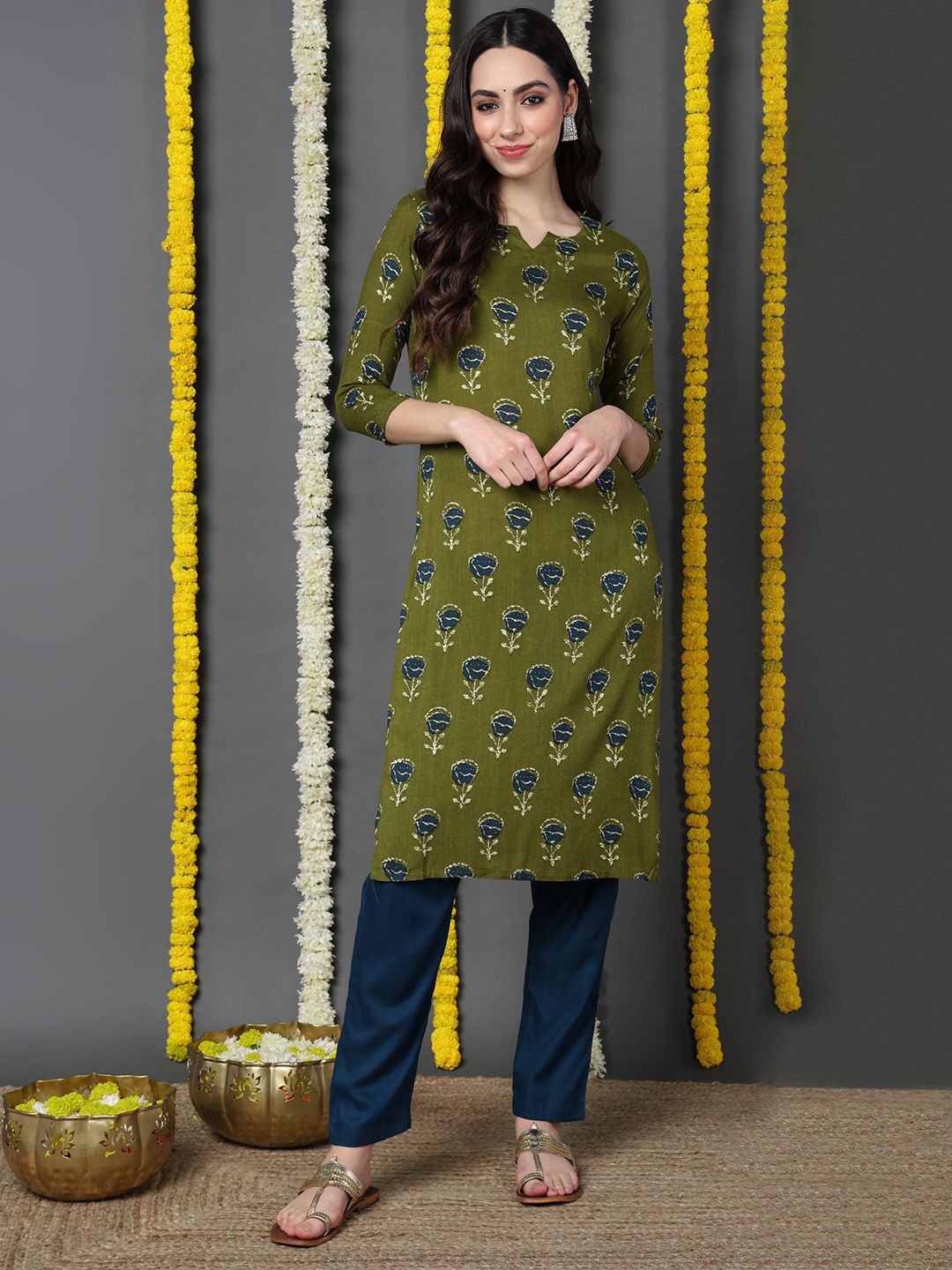 

KALINI Women Printed Flared Sleeves Thread Work Kurta, Olive