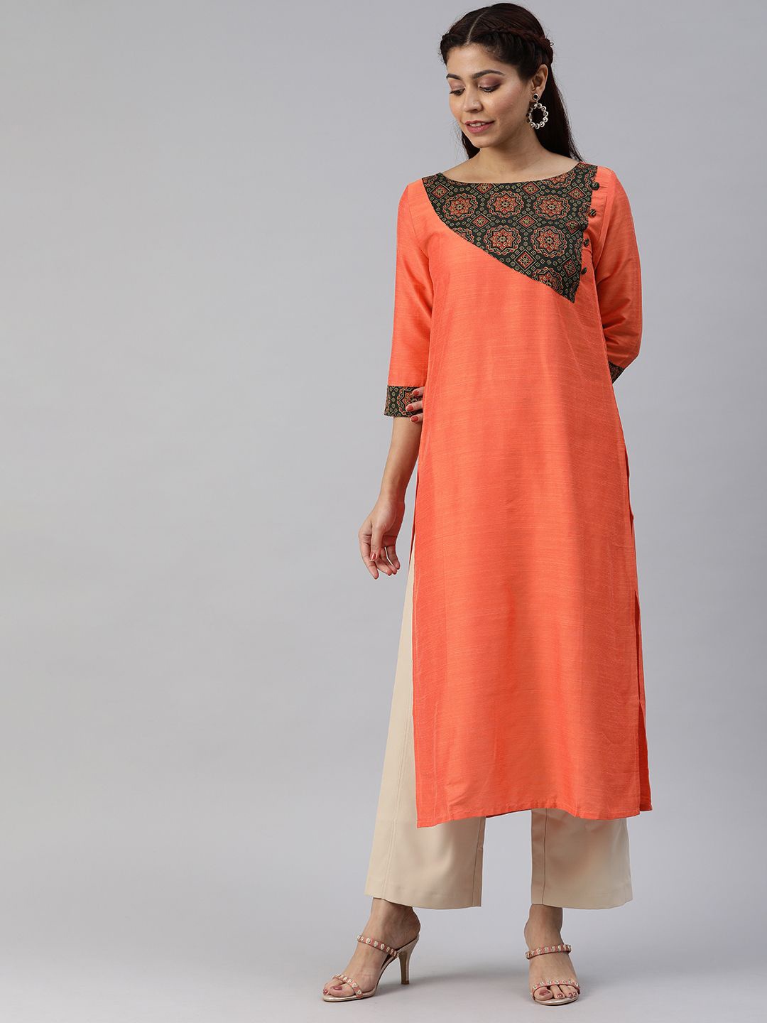 

Swishchick Women Yoke Design Flared Sleeves Thread Work Kurta, Orange