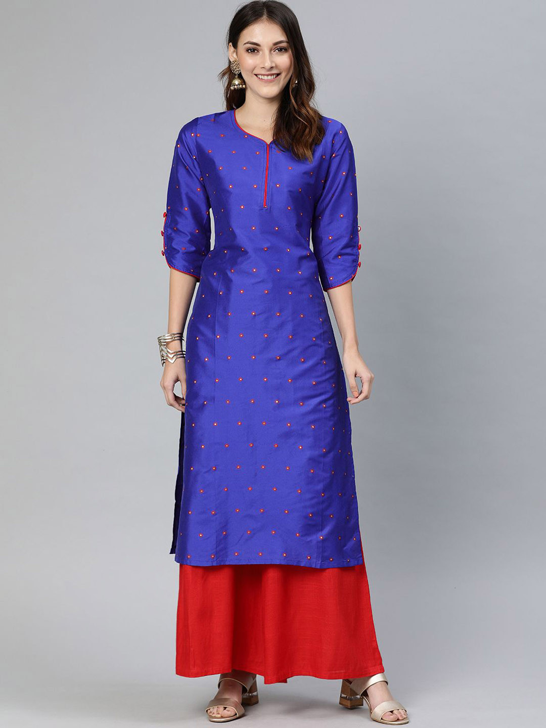 

Swishchick Women Geometric Embroidered Thread Work Kurta, Blue