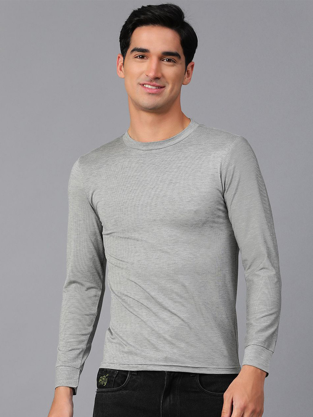 

Kotty Men Solid Round Neck T-shirt, Grey