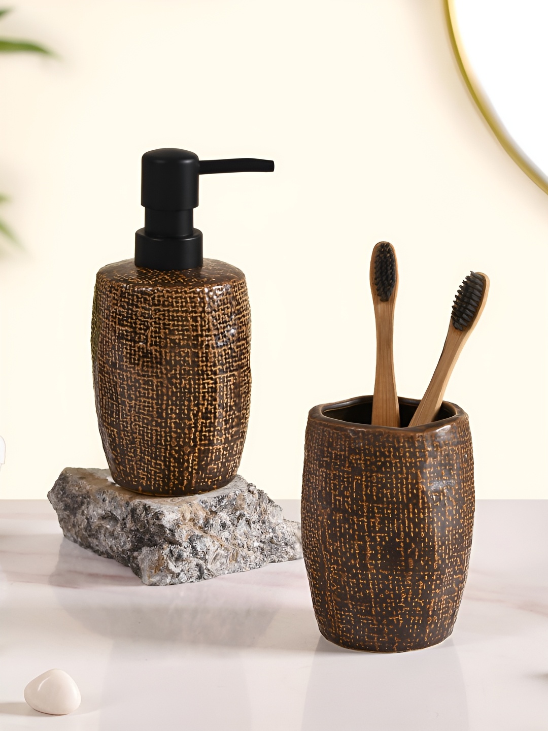 

Nestasia Brown & Black 2 Pieces Textured Ceramic Contemporary Matte Soap Dispenser