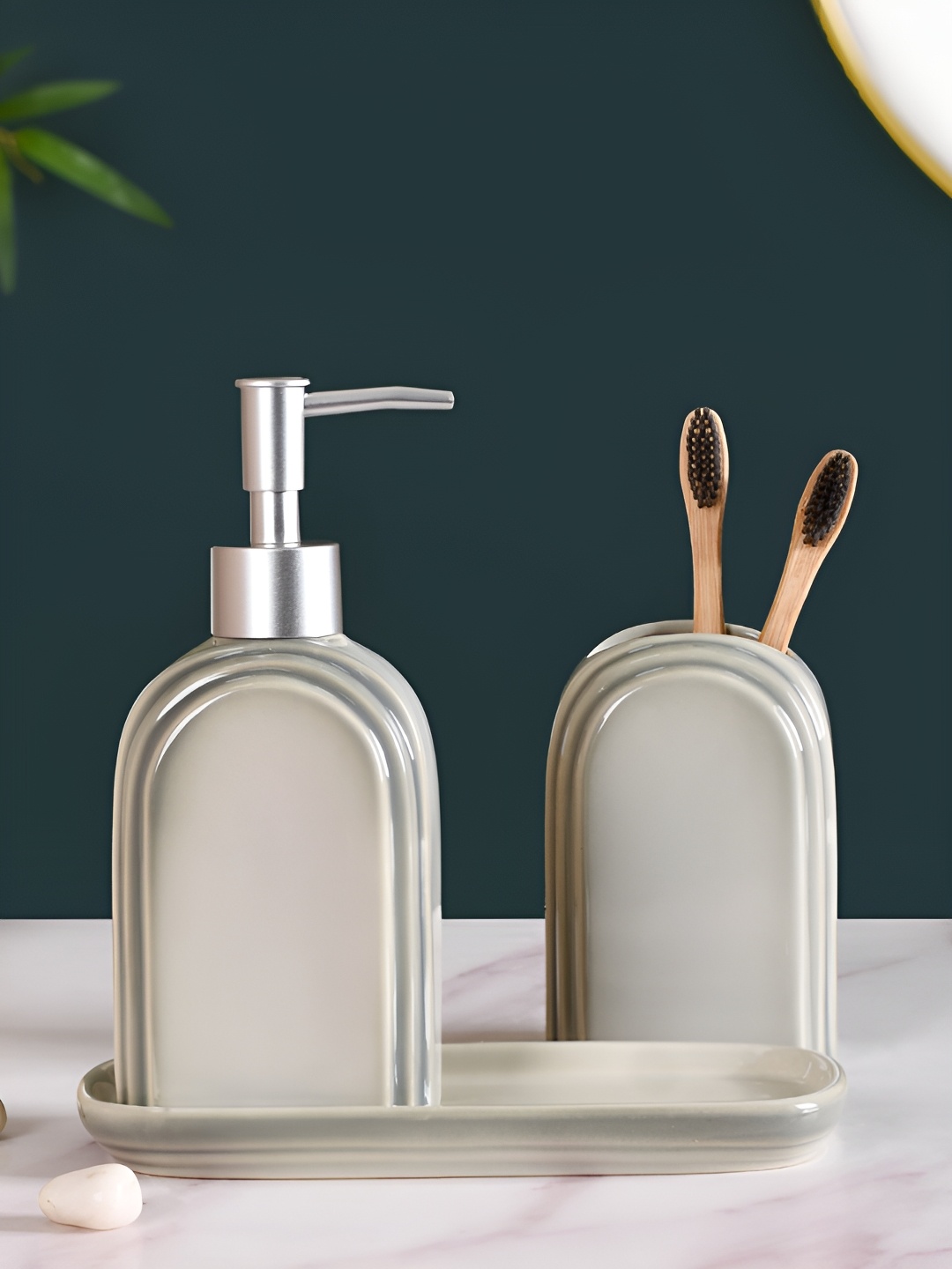 

Nestasia Grey & Silver-Toned 3 Pieces Ceramic Contemporary Glossy Soap Dispenser