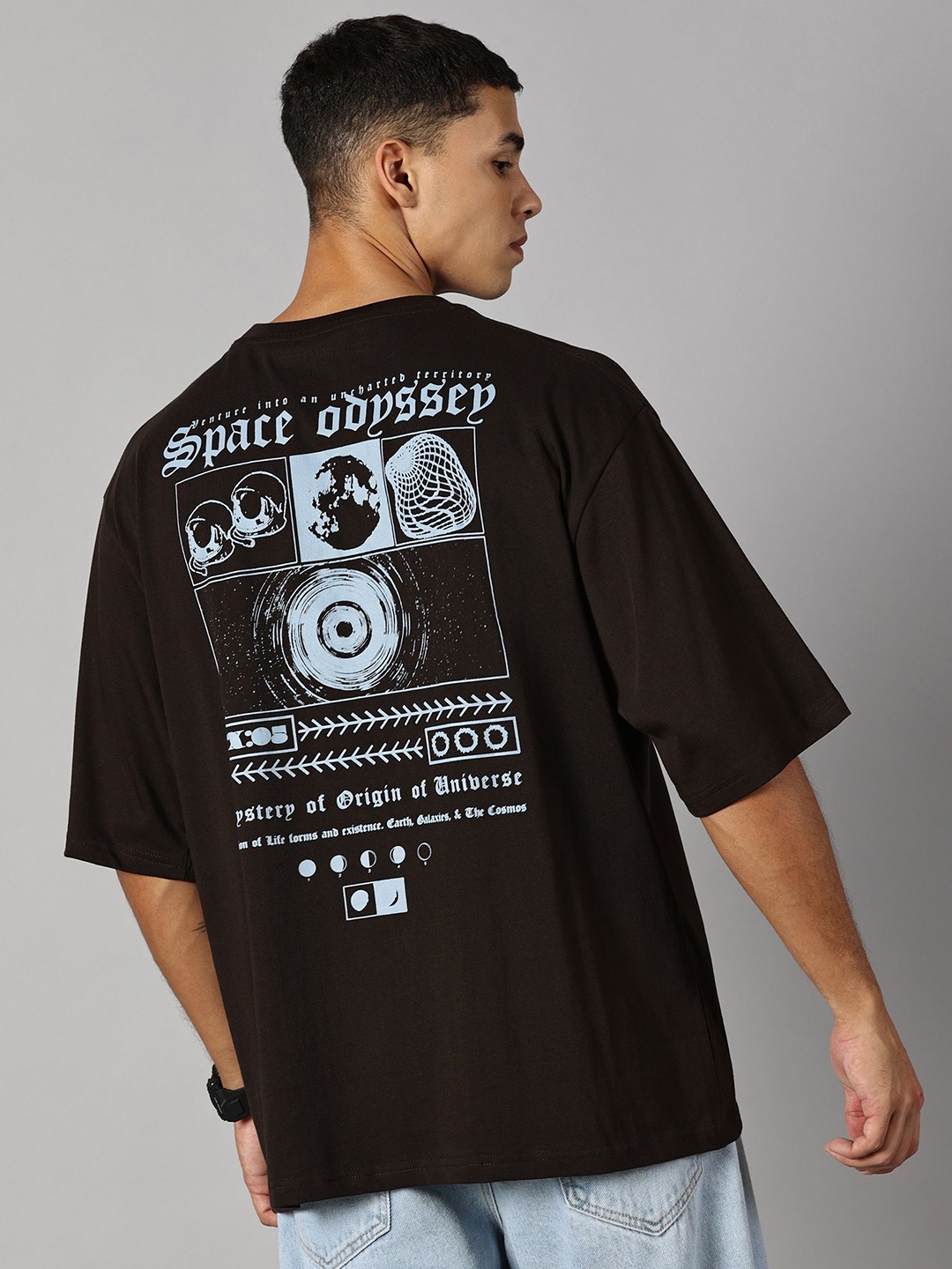 

THE HOLLANDER Men Printed Drop Shoulder Sleeves Oversized Cotton T-shirt, Black