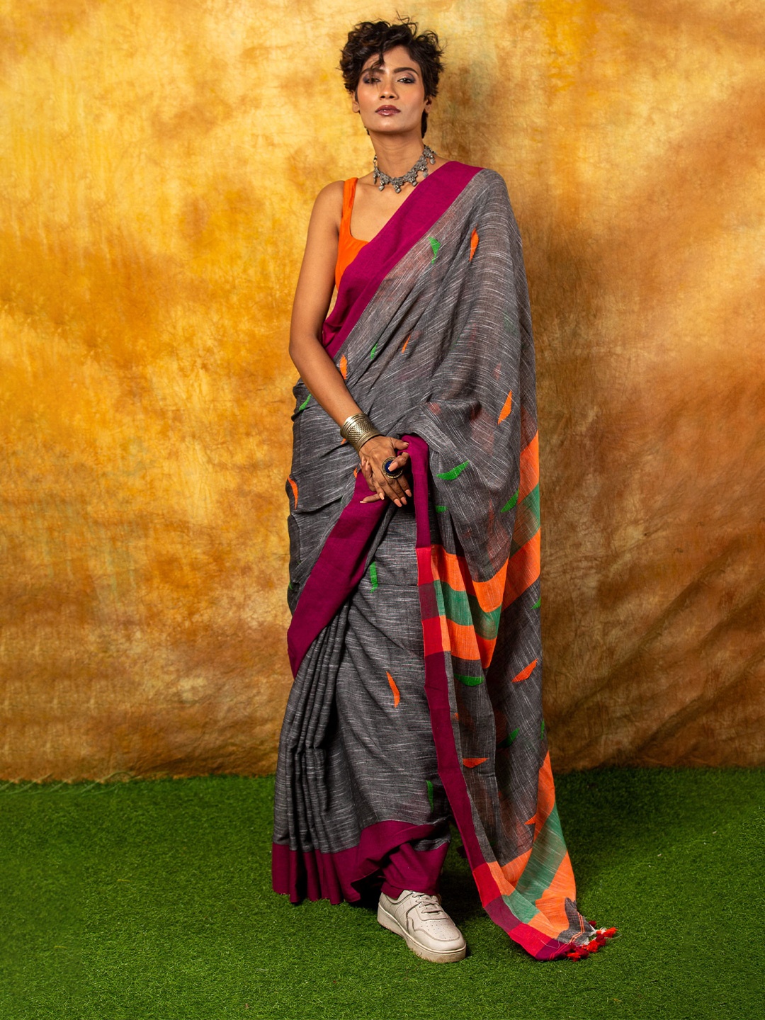 

Urbane Essence Woven Design Pure Cotton Khadi Saree, Grey