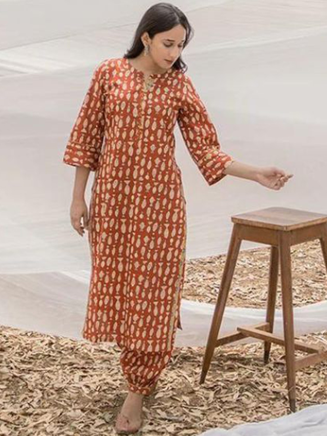 

Mera Rang Conversational Printed Regular Pure Cotton Straight Kurta With Harem Pants, Brown