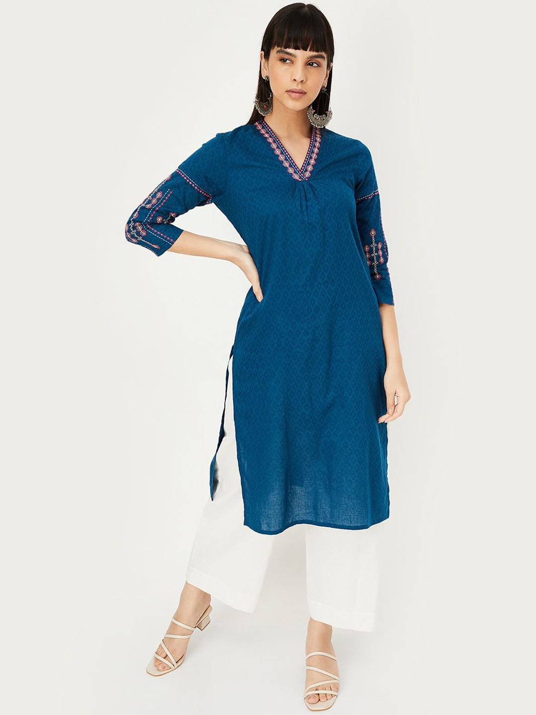 

max Geometric Self Design V-Neck Thread Work Kurta, Blue