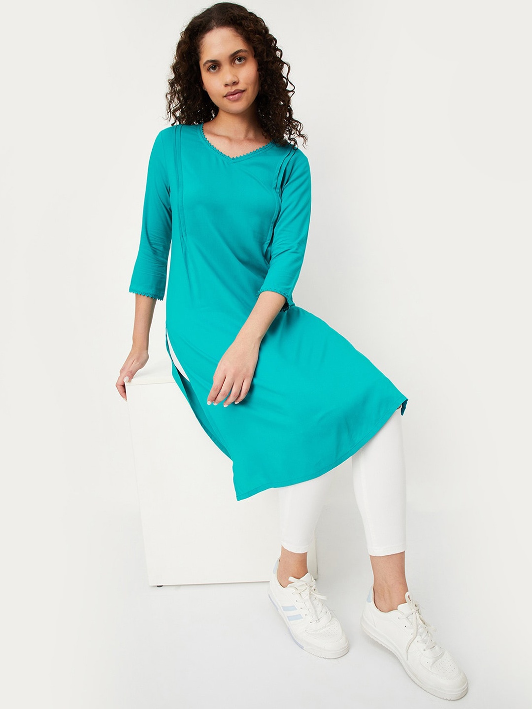 

max Women Flared Sleeves Thread Work Kurta, Blue
