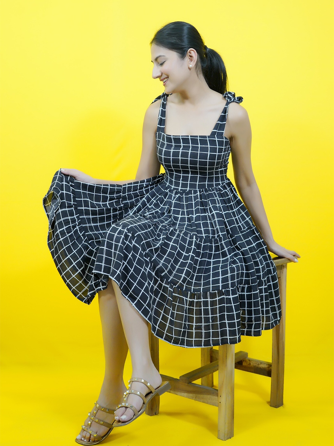 

CRAZEVILLA Checked Shoulder Straps Tiered A-Line Midi Dress, Black