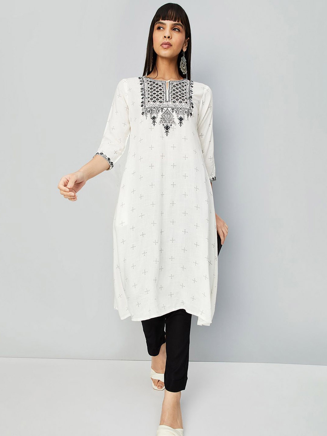 

max Geometric Printed Keyhole Neck Regular Mirror Work A-line Kurta With Trousers, Off white