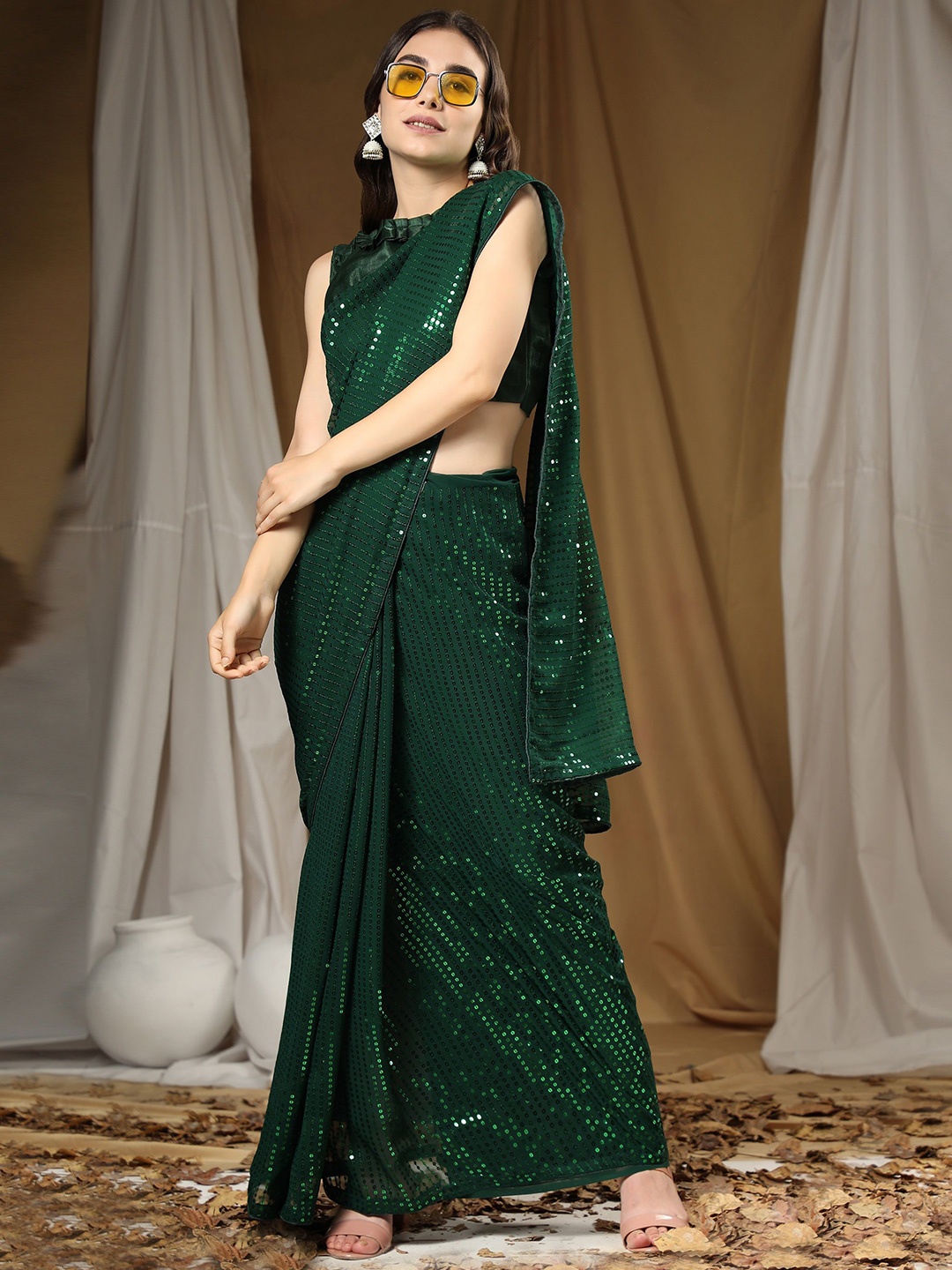 

KALINI Embellished Sequinned Saree, Green