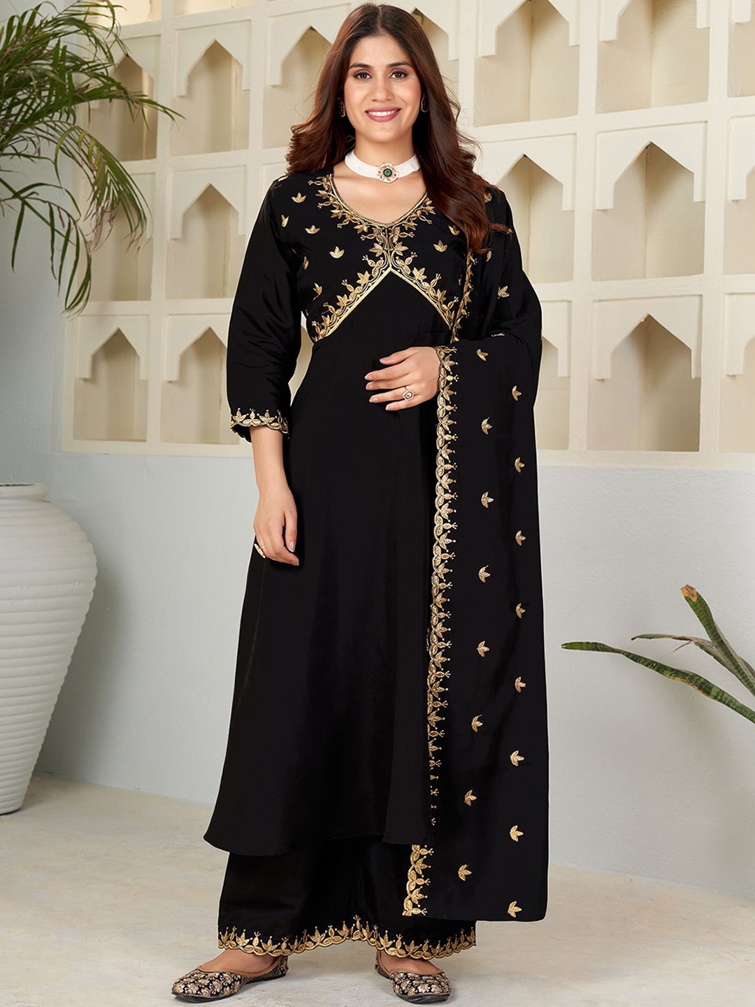 

KALINI Floral Yoke Design V-Neck Thread Work Anarkali Kurta with Palazzo & Dupatta, Black