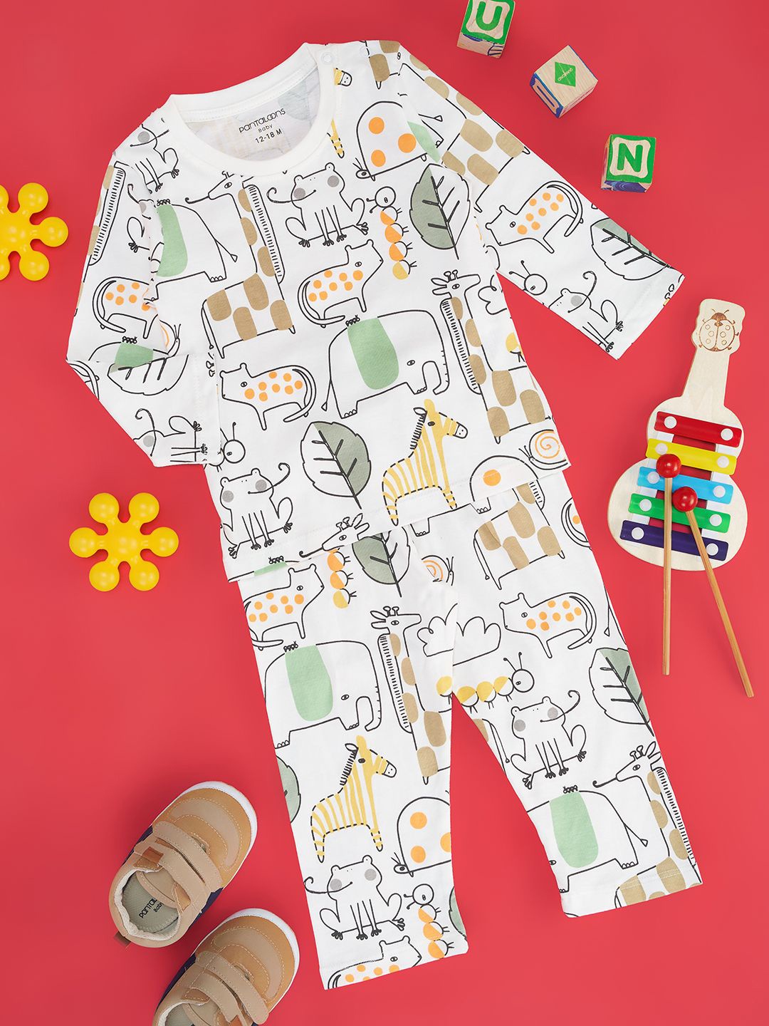 

Pantaloons Baby Boys Printed Pure Cotton T-shirt With Shorts, White
