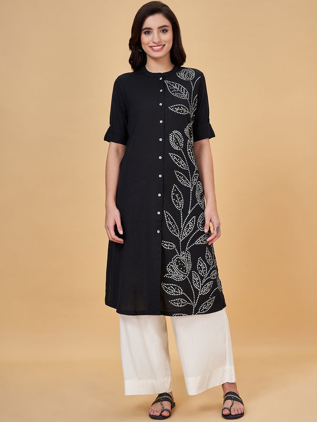 

RANGMANCH BY PANTALOONSFloral Printed Round Neck Short Sleeves Kurta, Black
