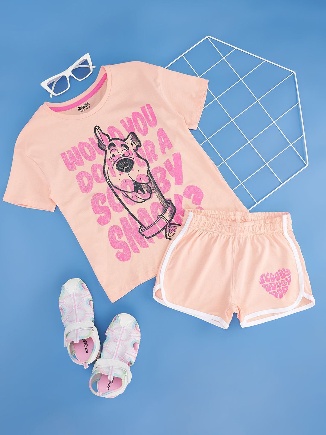 

Pantaloons Junior Girls Scooby-Doo Printed Pure Cotton T-shirt & Shorts, Peach