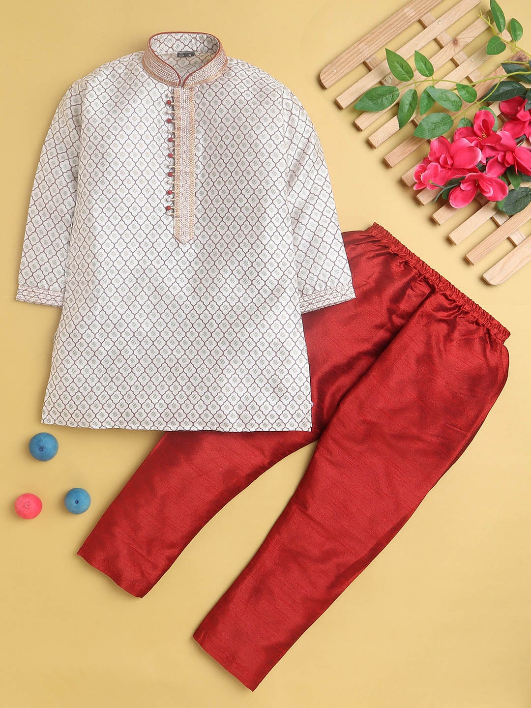 

BAESD Boys Geometric Woven Design Mandarin Collar Regular Straight Kurta With Pyjamas, Off white