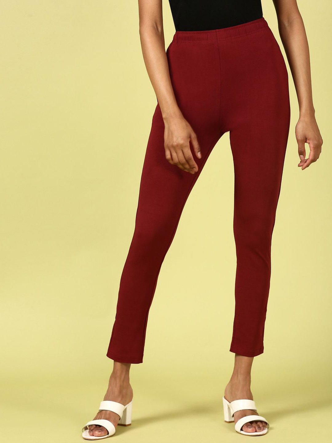 

De Moza Women Mid-Rise Slim Fit Cotton Regular Trousers, Maroon