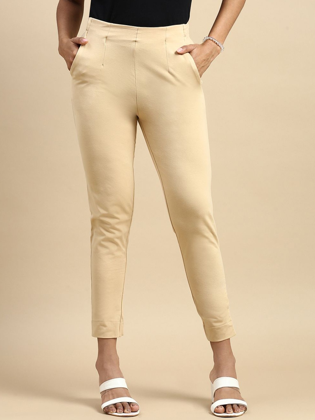 

De Moza Women Slim Fit Mid-Rise Cropped Cotton Cigarette Trousers, Beige