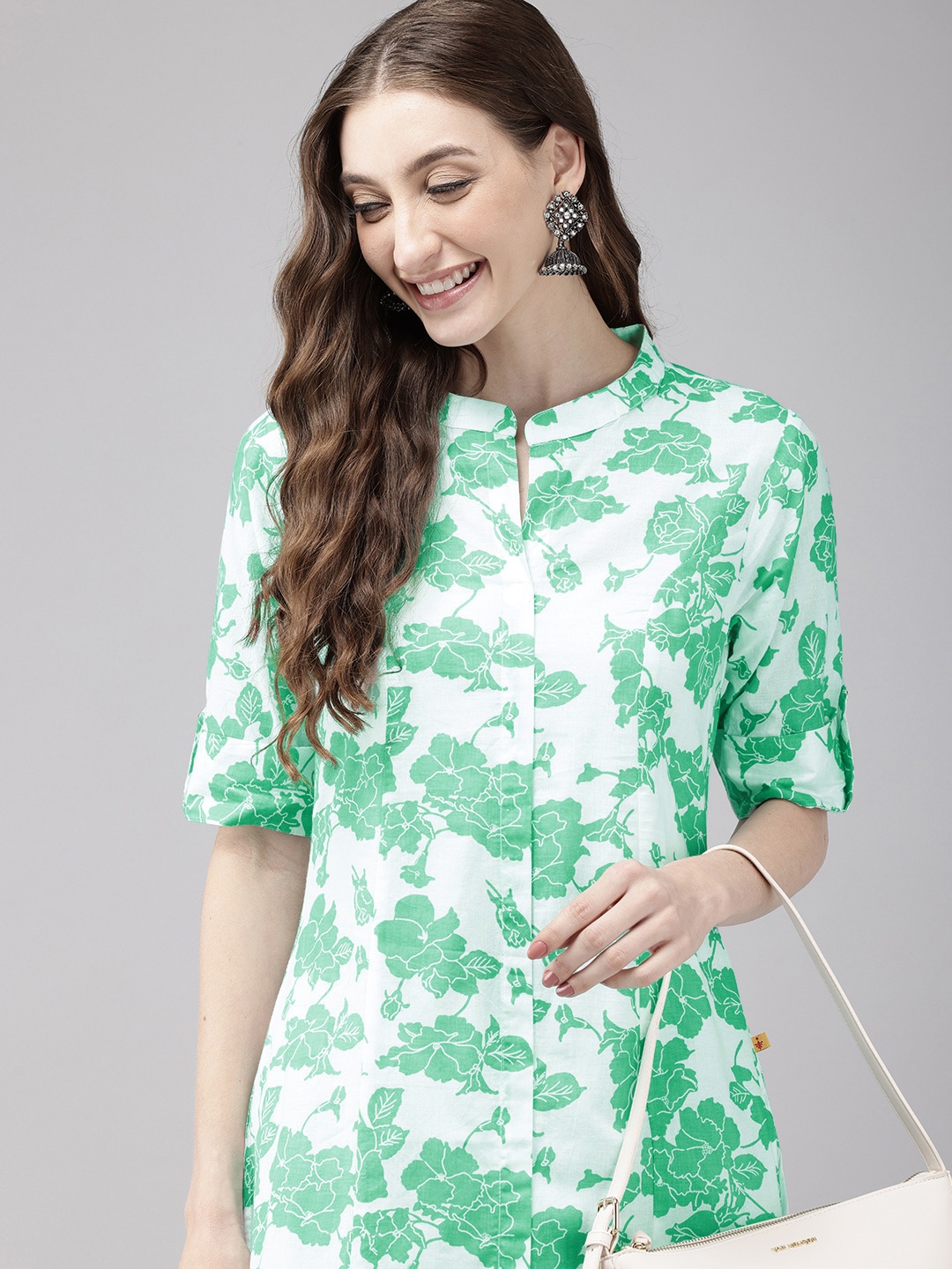 

Vedic Floral Printed Kurta With Trousers, Green