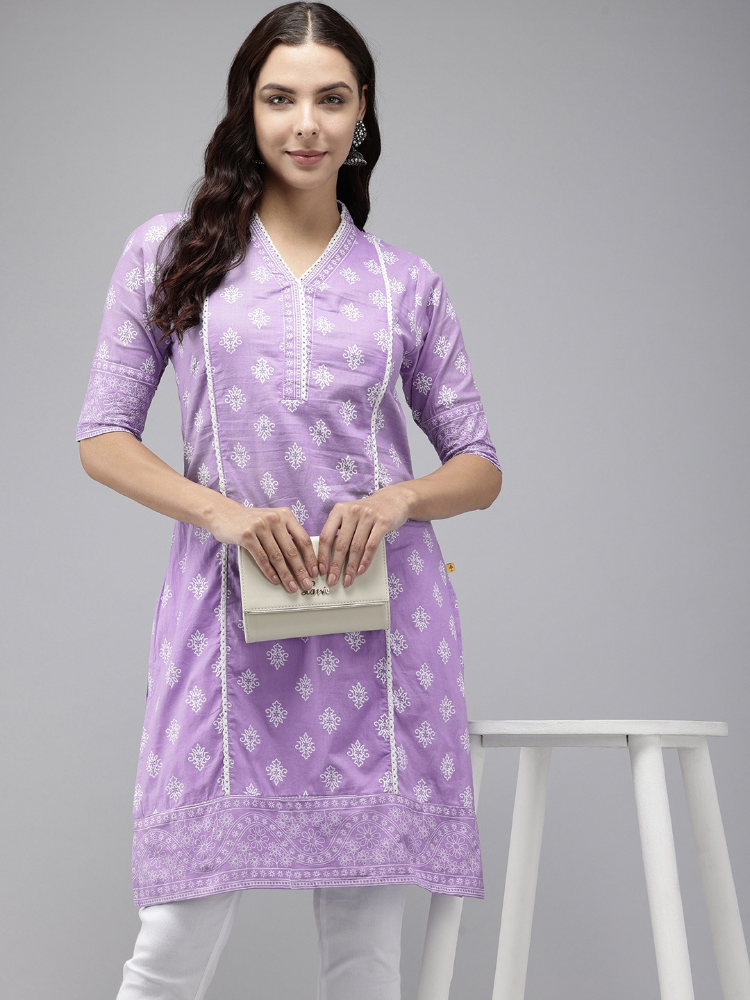 

Vedic Ethnic Motifs Printed Pure Cotton Kurta, Lavender