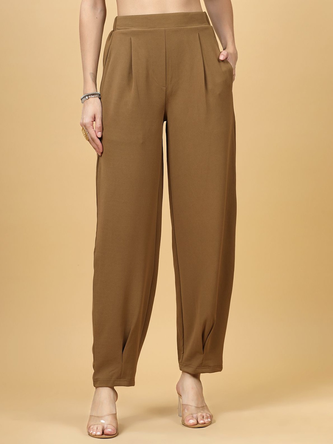 

plusS Women Brown Regular Fit Mid-Rise Pleated Trousers