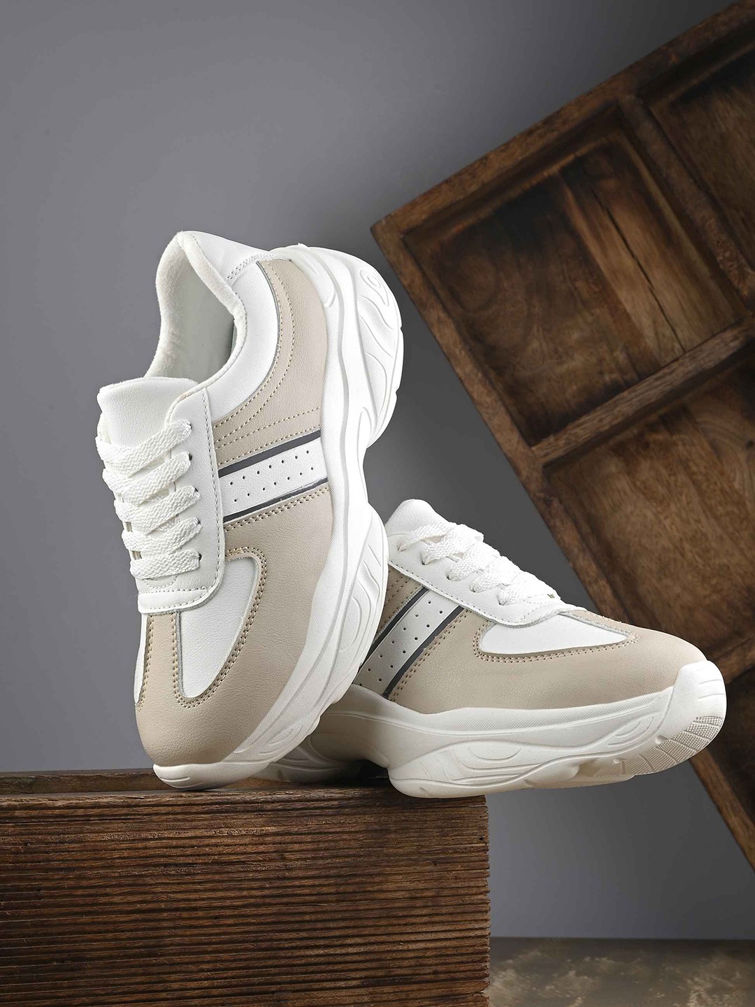 

The Roadster Lifestyle Co. Colorblocked Casual Sneakers, Beige