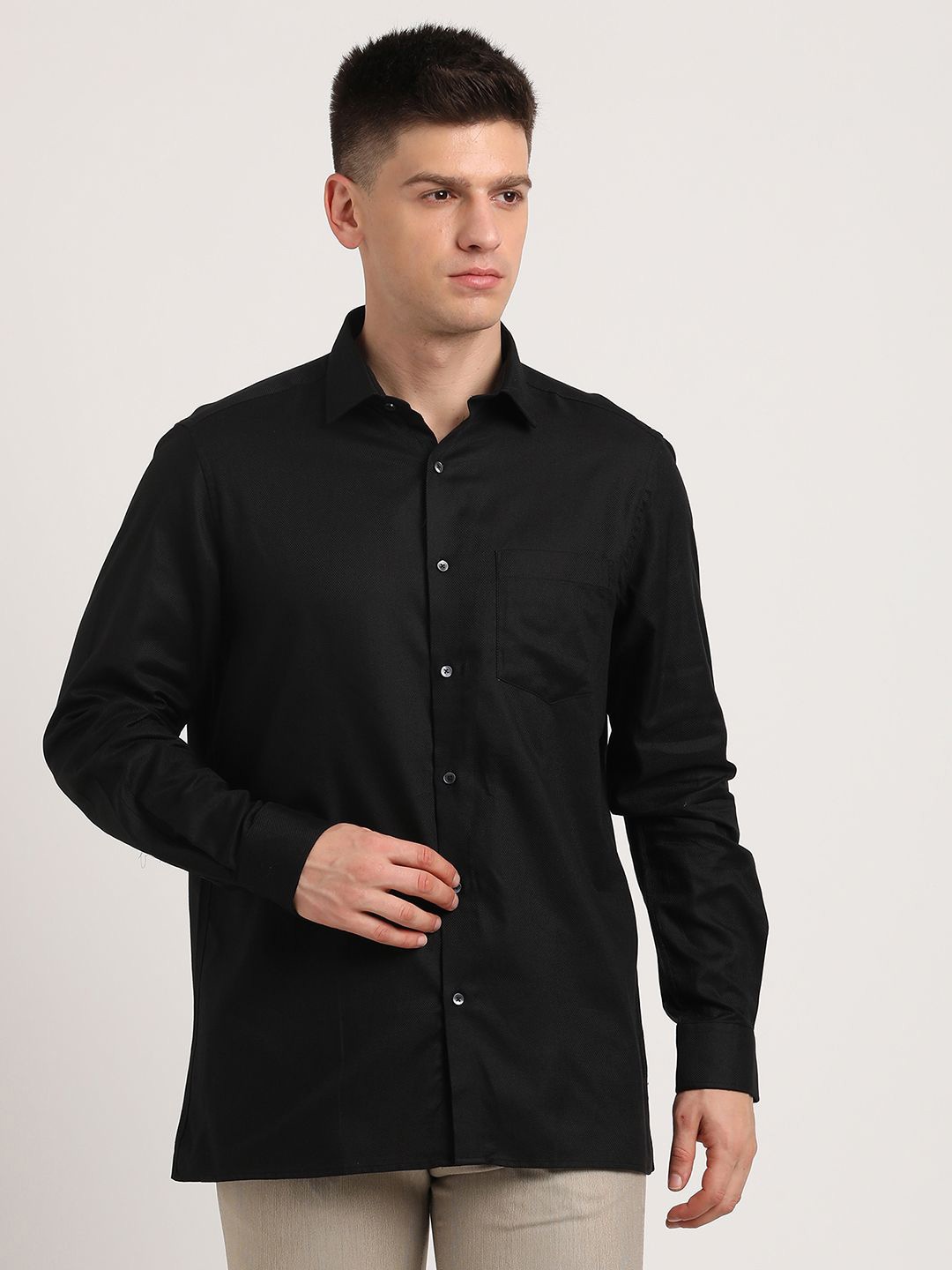 

Turtle Solid Spread Collar Pure Cotton Formal Shirt, Black