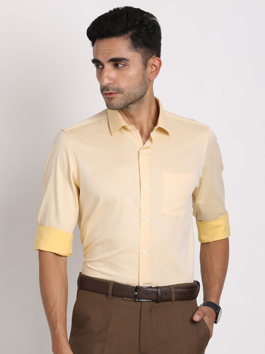 

Turtle Men Solid Spread Collar Slim Fit Pure Cotton Formal Shirt, Yellow