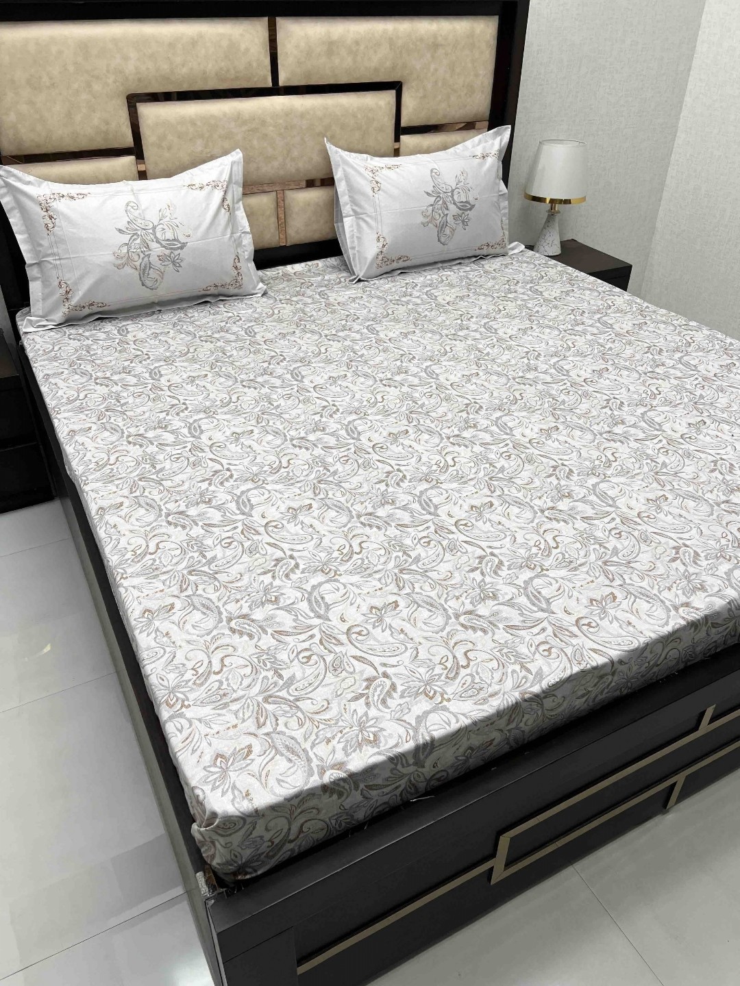 

Pure Decor Royal Majestic Grey & White Printed Pure Cotton 330 TC King Bedsheet Set