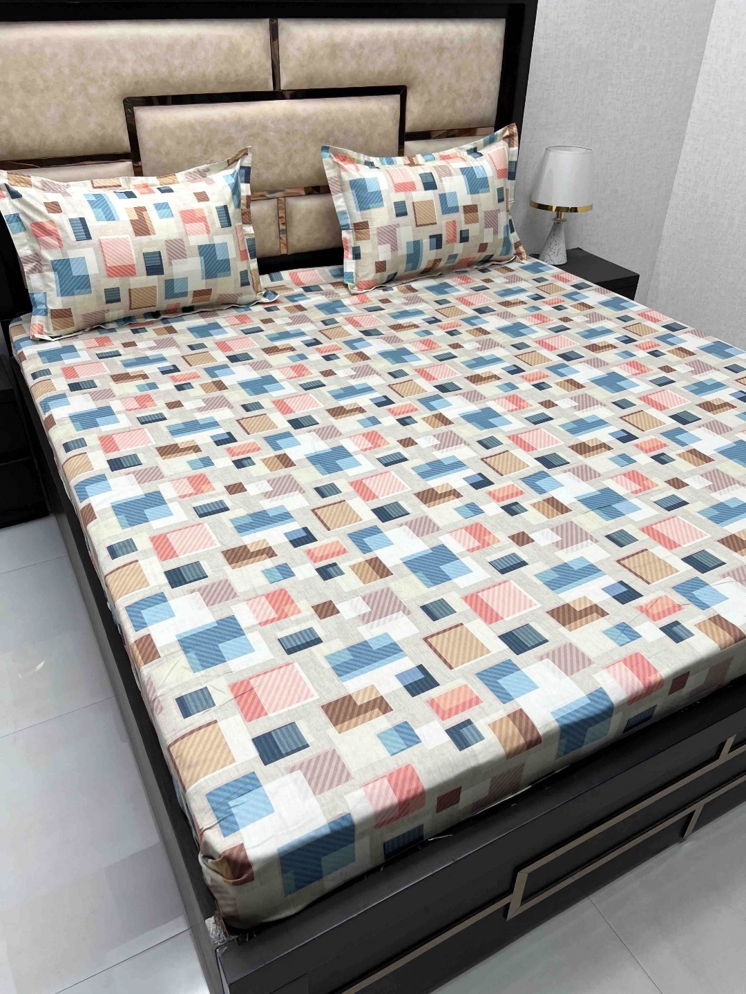

Pure Decor Beige & Blue Geometric 350 TC Cotton King Bedsheet with 2 Pillow Covers